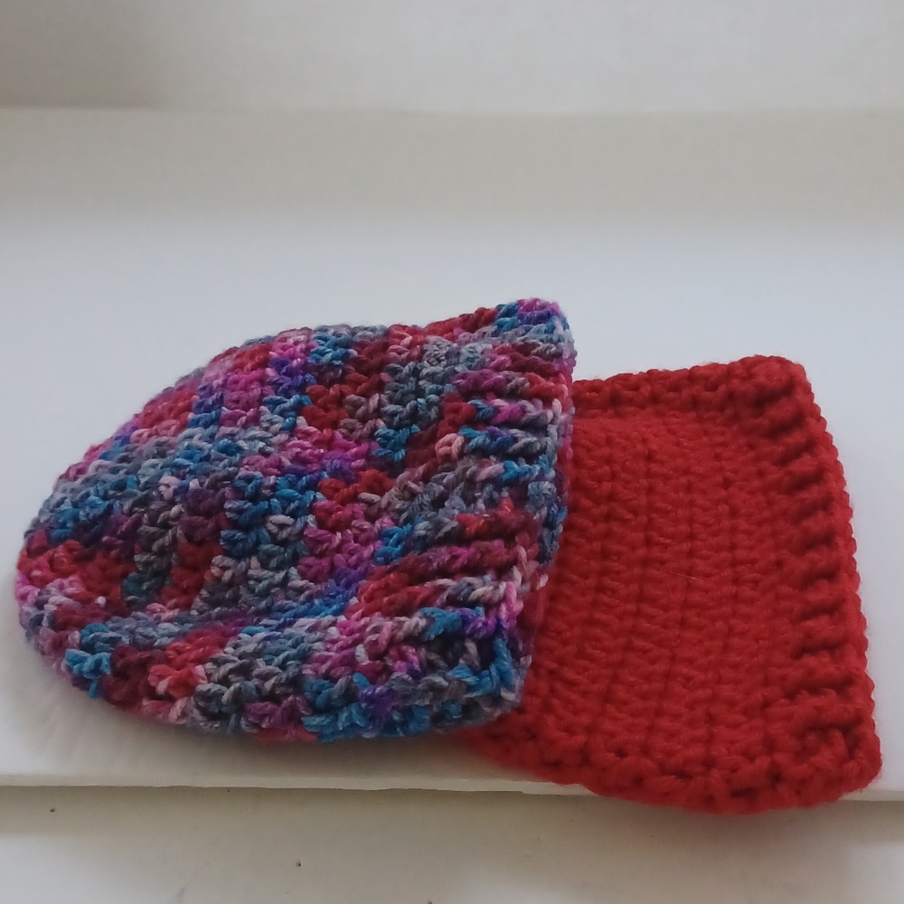 NWOT Hand Made Knitted Slough Hat Toboggans red multicolored Girl
